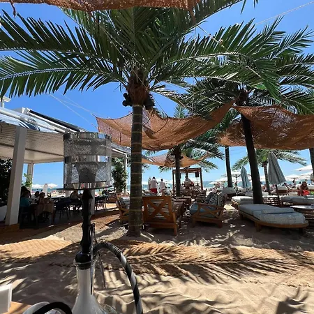 Luxury Rest Dolphin Club דירה